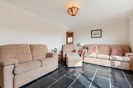 A23 - 10 Coombe Mead