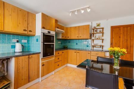 A19 - 10 Coombe Mead