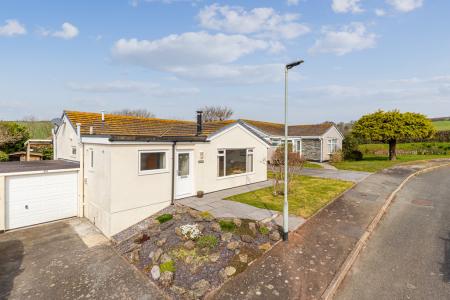 A11 - 10 Coombe Mead