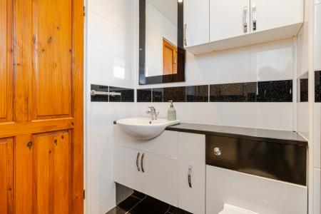 A26 - 10 Coombe Mead