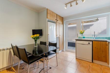 A17 - 10 Coombe Mead