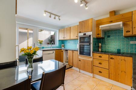 A20 - 10 Coombe Mead