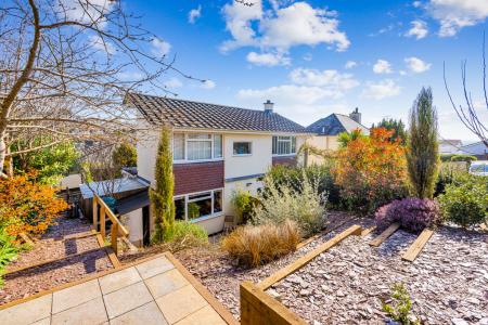 A01 - 4 The Precinct