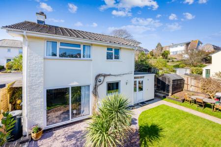 A06 - 4 The Precinct