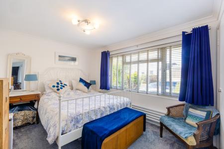 A23 - 4 The Precinct