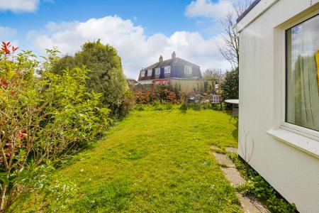 A06 - 22 Glebeland C