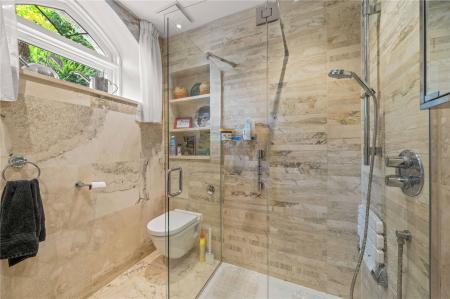 Bed 1 En-Suite