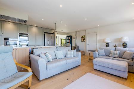 A24 - Ridge House We