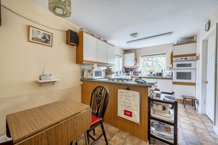 1364816-19-68e935809