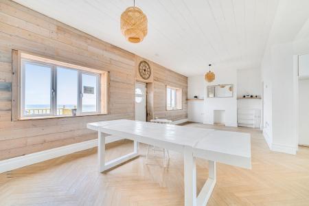 1301430-1-6841e5dfc6