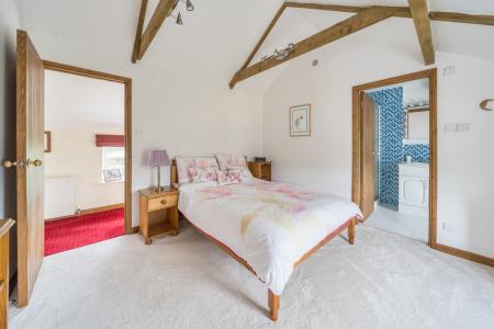 1334569-18-689dd8fb4