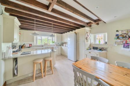 1334569-2-689db7a583