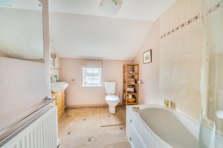 1334569-40-689dfd549