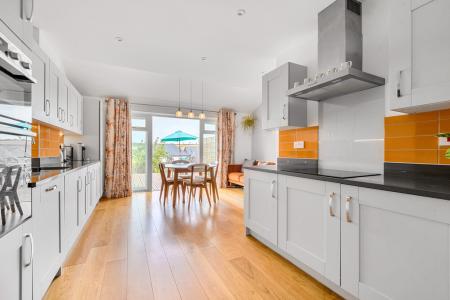 1315970-9-687e02b055