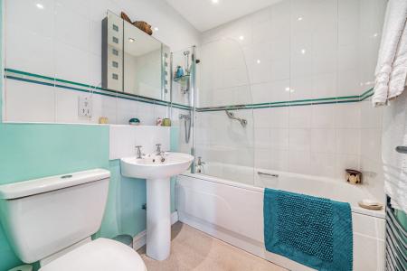 1359096-22-68daa1872