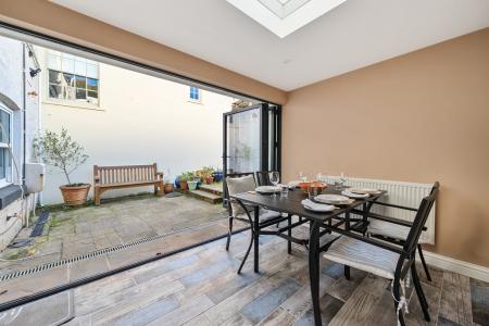 Kitchen/Breakfast Ro