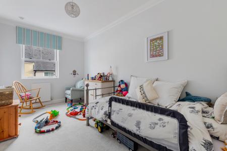 A22 - 6 Tuckers Broo