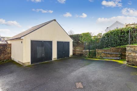 A08 - 6 Tuckers Broo