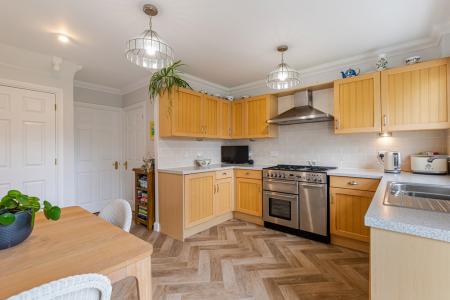 A09 - 6 Tuckers Broo