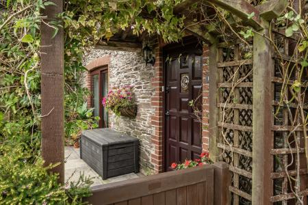 1363075-4-68e9364298