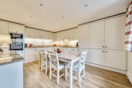 1363075-7-68e93651c9