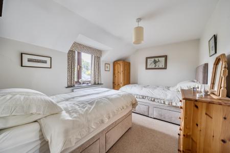 1363075-16-68e936a3b