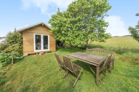 1282727-21-68418292e