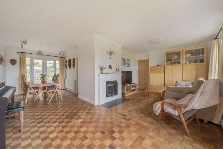 1282727-13-684171ec3