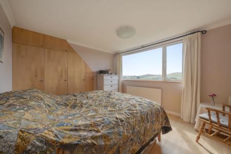 1282727-22-684183044