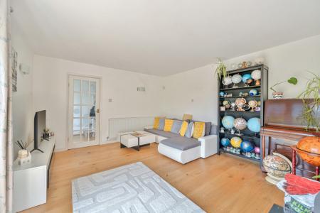 1334806-44-689f4bf74