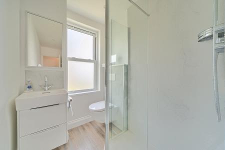 1349537-22-68c2c01f2