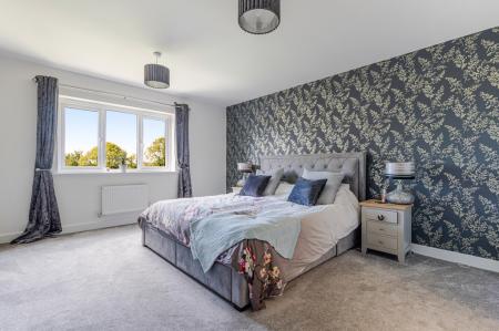 A16 - 11, Clover Par