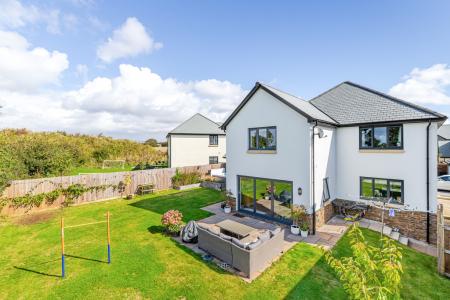 A06 - 11, Clover Par