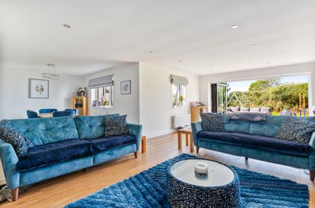 A11 - 11, Clover Par