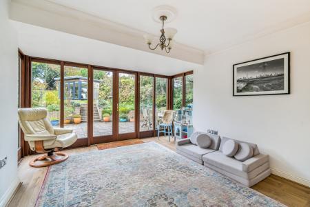 1373454-19-69023d122