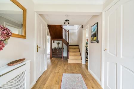 1373454-6-69023cea2d