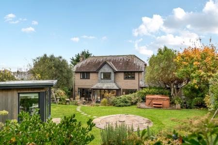 1373454-76-69023dc9a