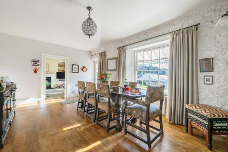 1372752-14-691b694dc