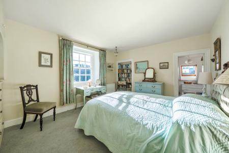 1372752-16-691b69db5