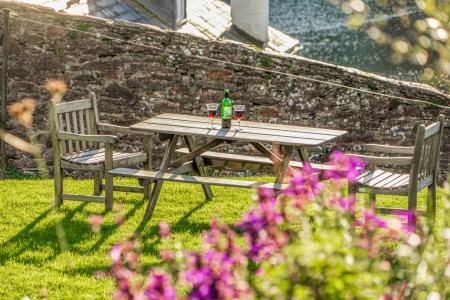 1372752-5-691b6b0250