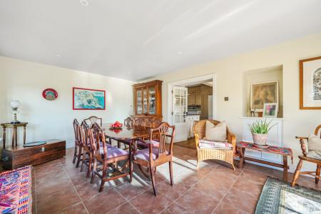 1372752-20-691b69916