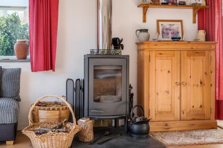 1388404-15-693d233dc