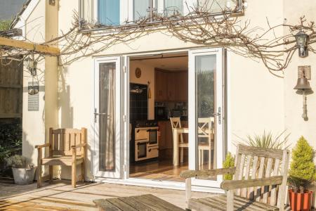 1388404-7-693d22f37c