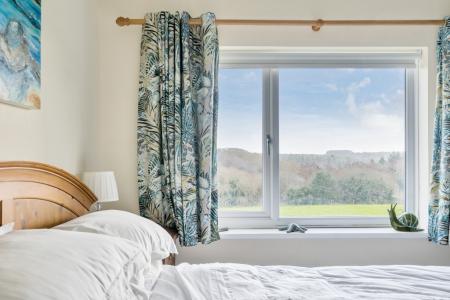 1384828-14-6929ceaa1