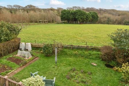 1384828-18-6929ced1b