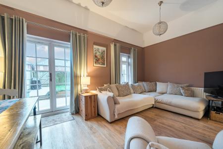 1406886-10-697baec39