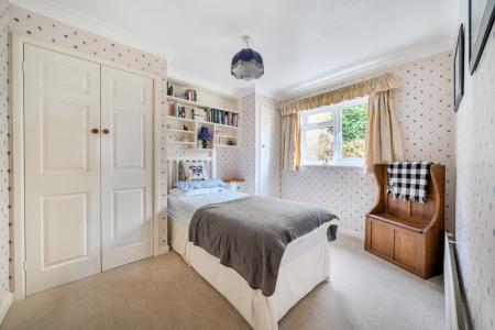 1408244-21-6982275f2