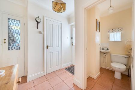 1408244-33-698227f94