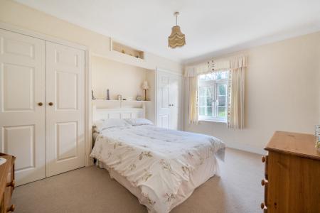 1408244-16-698227201