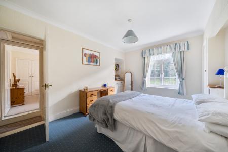 1408244-14-6982270d2